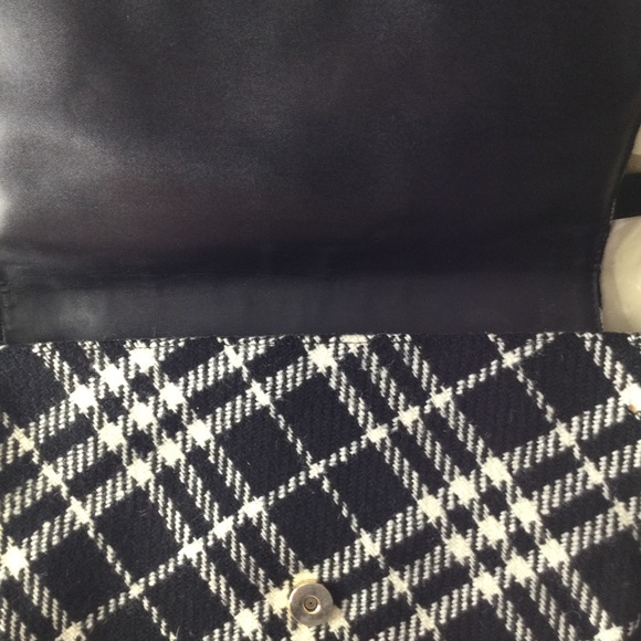 Authentic Burberry clutch - Picture 6 of 16